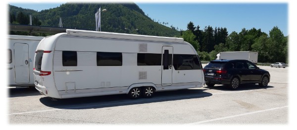 Für größere Entfernungen sind wir auch mit dem Wohnwagen für Sie unterwegs. Für größere Entfernungen sind wir auch mit dem Wohnwagen für Sie unterwegs.